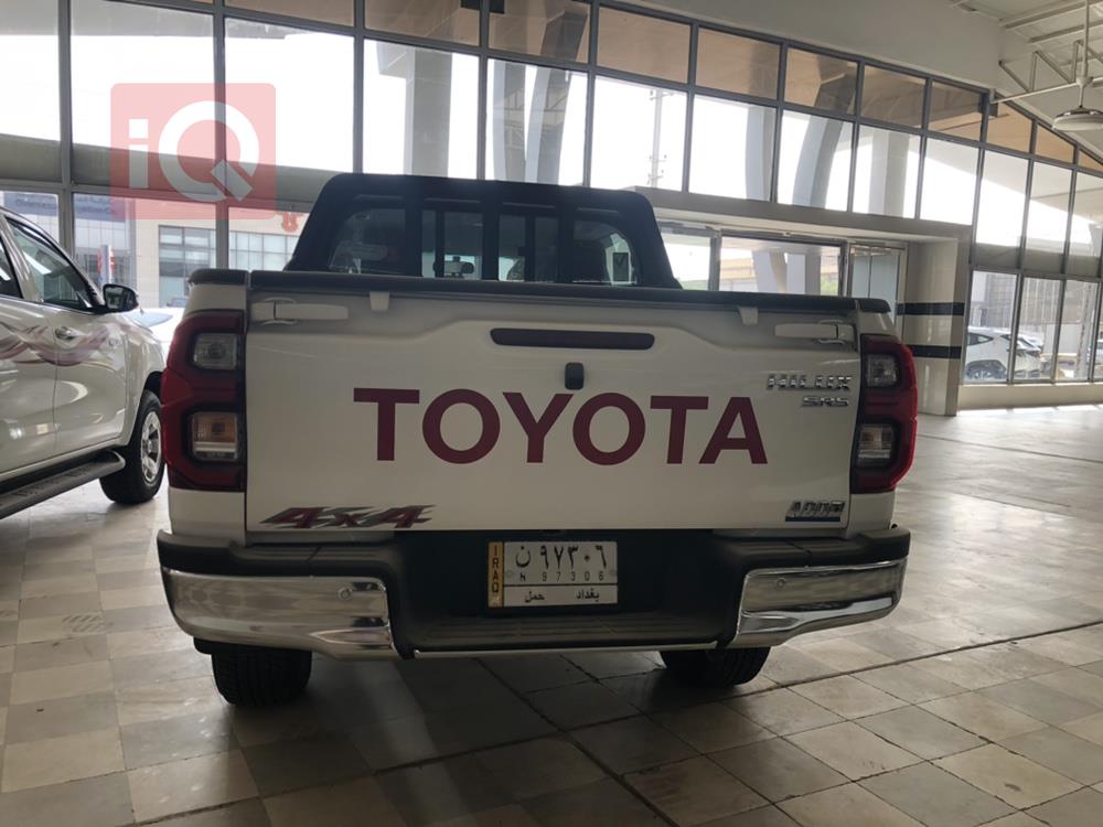 تويوتا هايلوكس